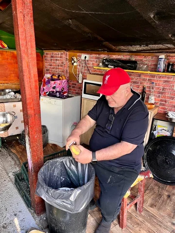 Florin Călinescu locuiește acum la țară / foto: Facebook