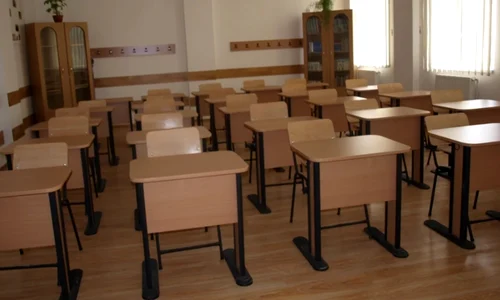 banci clasa goala jpg