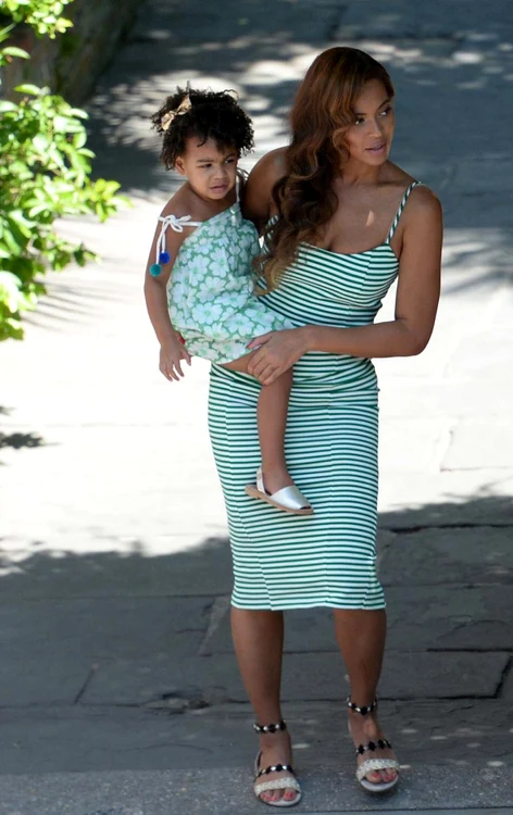 Locul 2 Beyoncé şi  fiica ei, Blue Ivy