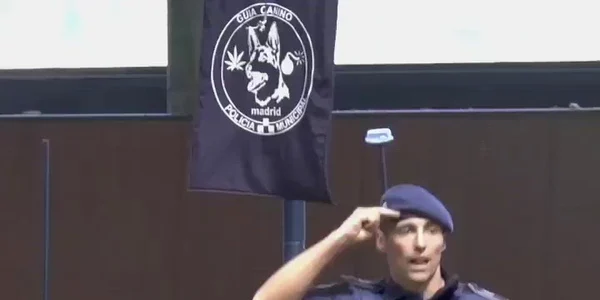PolitiCrack   La Polici a Municipal de Madrid publico  el video de Paco el perro he r    pWCTuG mp4 thumbnail png