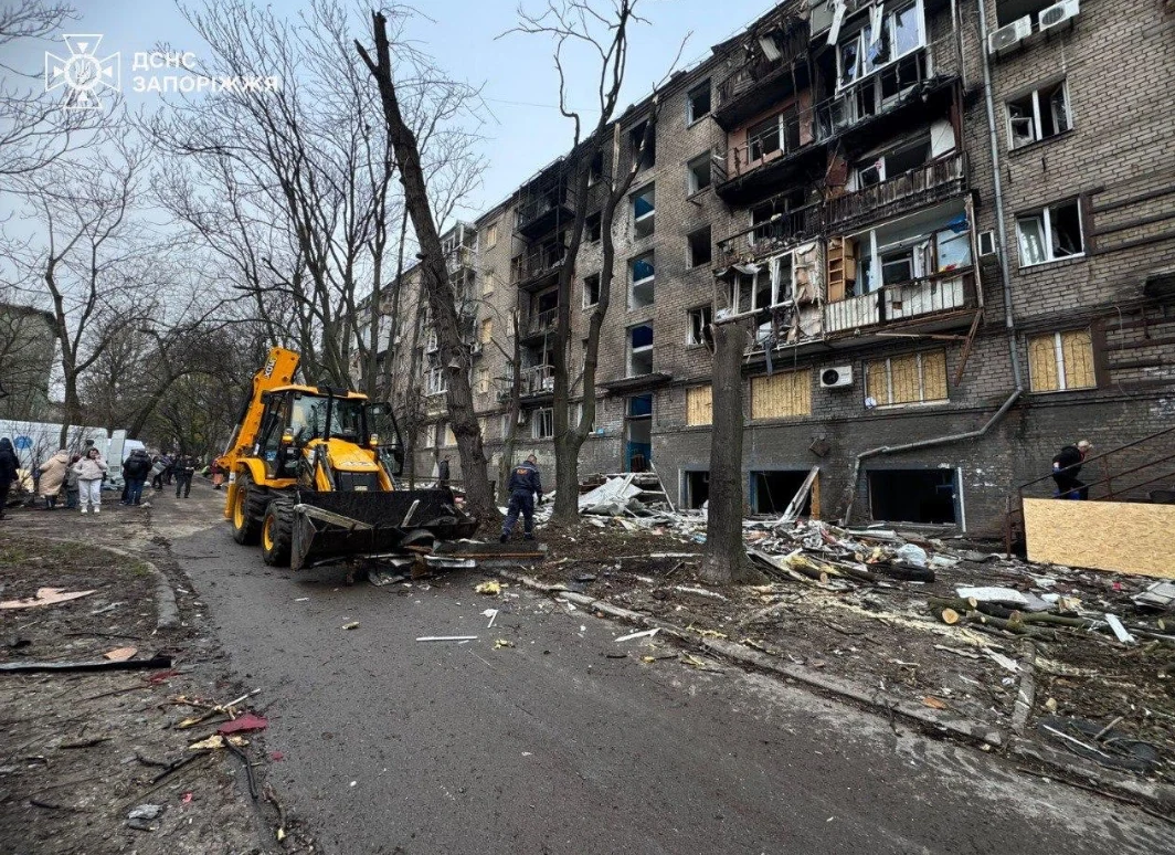 Atac „masiv” asupra orașului Zaporojie. Cel puțin 18 răniți și 30 de clădiri avariate, în timp ce toată lumea așteaptă pacea