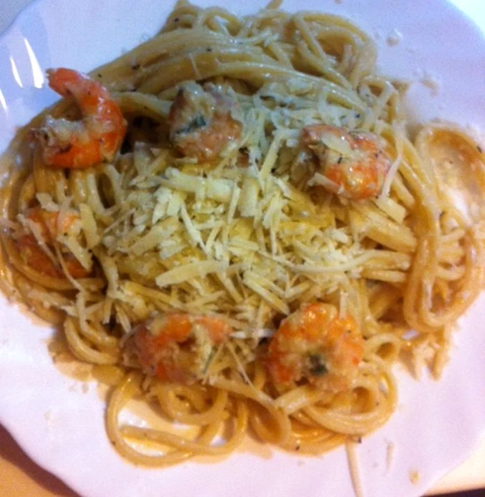 
    Paste cu creveţi şi brânză Brie  