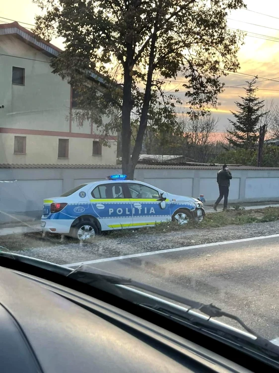 Autospeciala a Poliţiei, implicată într-un accident, sursa: Grupul Şoferilor Galaţi