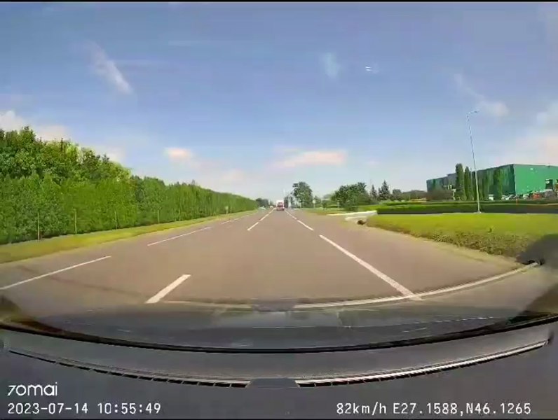 Un scuterist și-a văzut moartea cu ochii după ce a fost lovit de o mașină care circula regulamentar VIDEO
