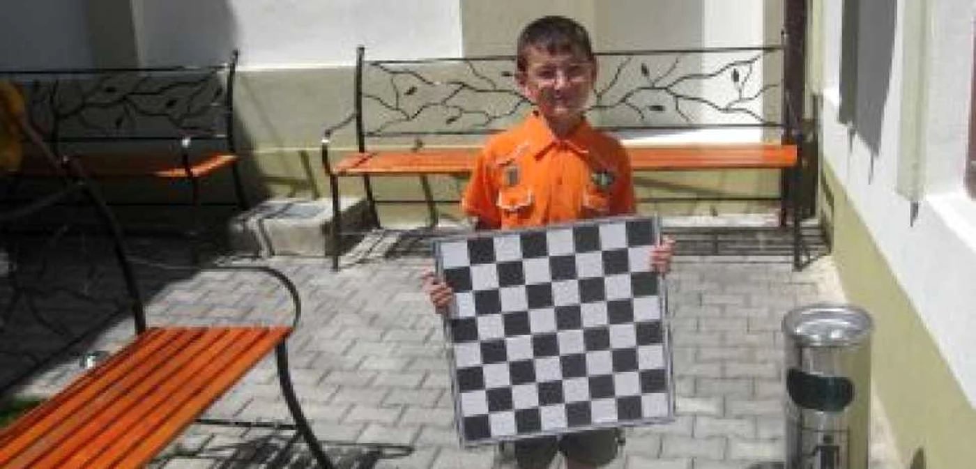 Craiova: Portret/ Cristian Lupu, un şahist de viitor ce se vede cadru didactic