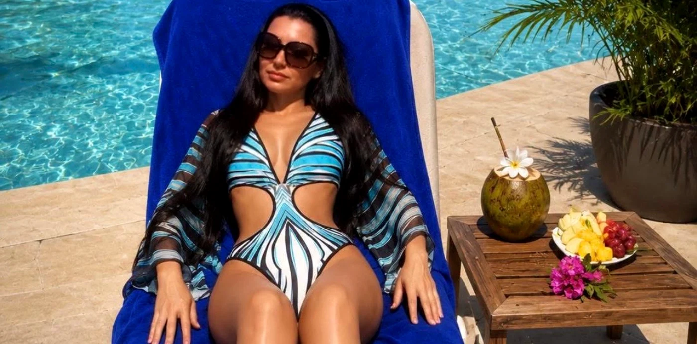 Medana Oprea, la piscină în Italia foto: arhiva personală 