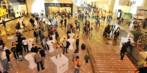 Moda cumpărăturilor în miez de noapte
