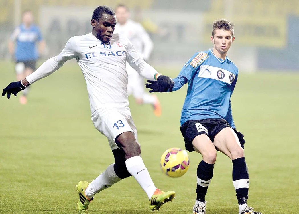 
    În ultimele şase etape din Liga I, Astra, Viitorul şi FC Botoşani duc o luptă cap la cap pentru calificarea în Europa League  