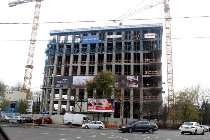 Aşa arată acum construcţia la blocul-gigant al lui George Copos