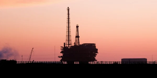 Platforma petrolieră Brent Delta Topside aşteaptă dezafectarea într-un chei de la portul Seaton Hartlepool Marea Britanie FOTO Guliver / GettyImages / Ian Forsyth