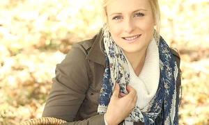 femeie castane1254 0 jpeg