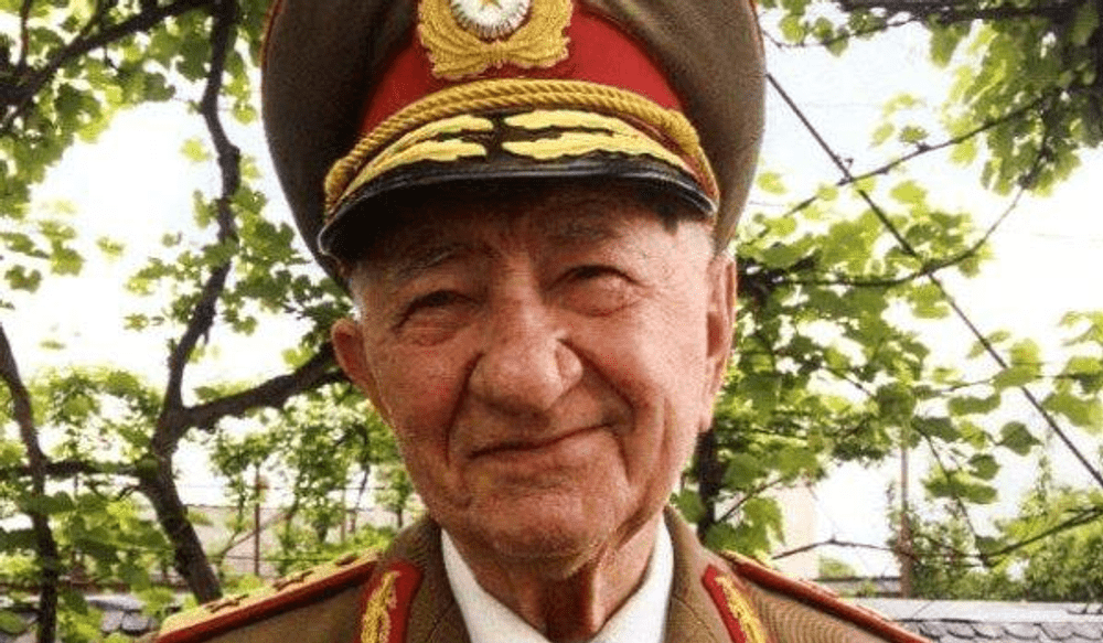 Povestea impresionantă a unui veteran de război din Iași, care a ajuns la vârsta de 101 ani. Și-a petrecut mai mult de jumătate din viață pe printre arme