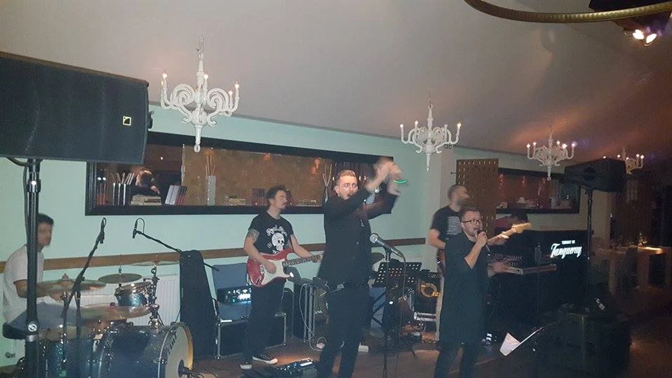 Mihai Chițu (35 de ani) a cântat la lansarea unui eveniment pe care îl va susține în fiecare miercuri