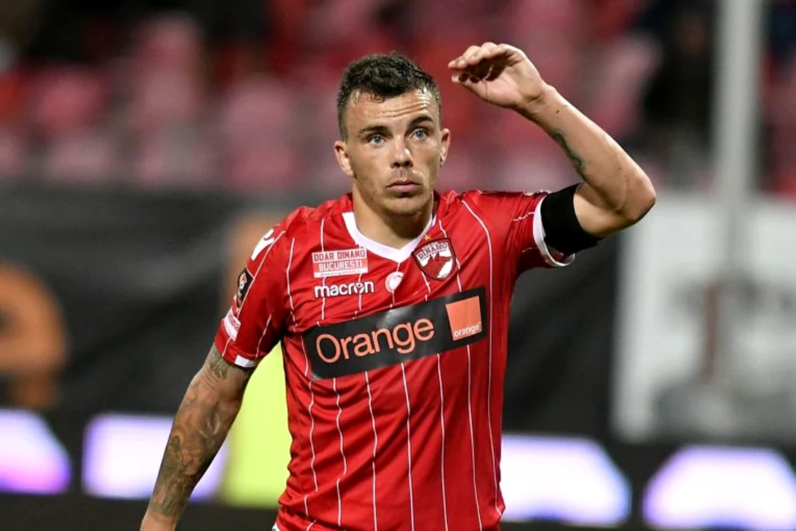 
    Dan Nistor s-a accidentat de la gazonul Arenei Nationale in derby-ul cu FCSBFOTO: Sportpictures.eu  