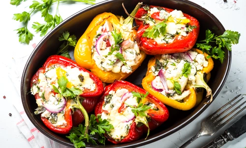 Ardei cu spanac si branza   shutterstock 707712076 jpg