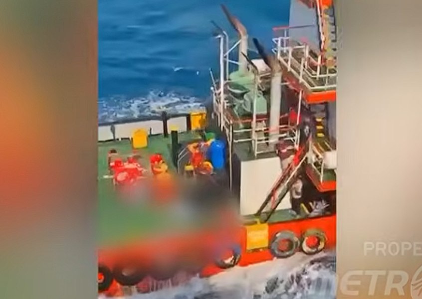 Tragedie în Marea Java: 140 de oameni, dați dispăruți după scufundarea unei nave cu 243 de pasageri