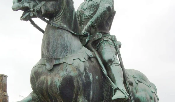 Du Guesclin Dinan jpg