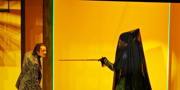 Marius Manole (Richard) şi Cornel Scripcaru (Margaret) – Richard 3 la Teatrul Bulandra (r. Andrei Şerban) – Foto ©