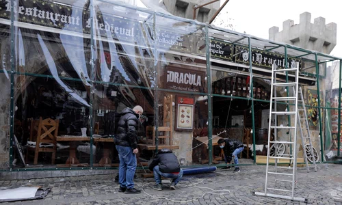 Proprietarii de restaurante speră că străzile din Centrul Vechi se vor anima de luni  jpeg