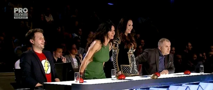 Doamnele din juriu s-au ridicat pentru Adonis