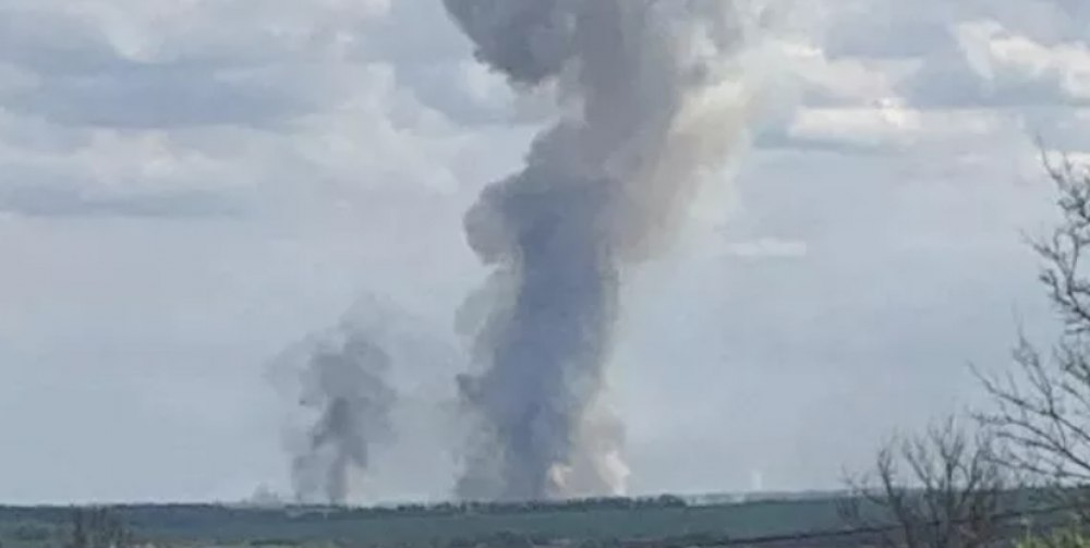 Explozie la o uzină petrochimică din Rusia. Trei persoane au fost rănite VIDEO