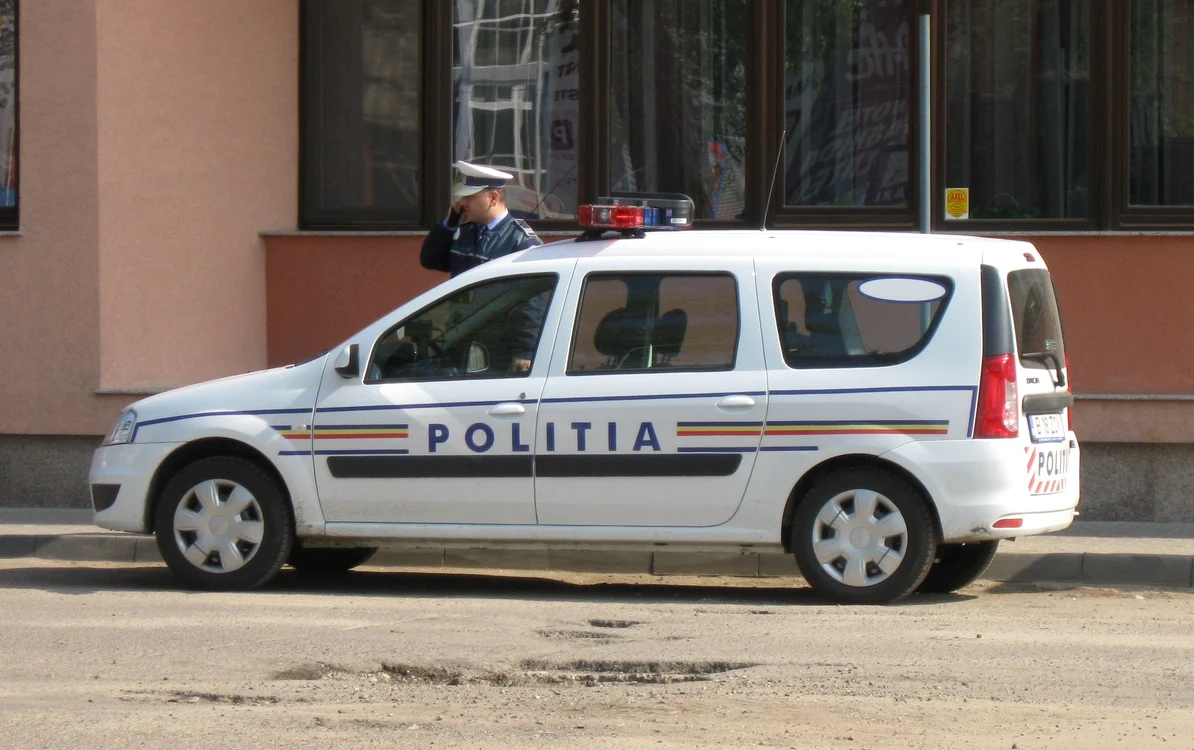 Cei mai conştiincioşi cu schimbarea cauciucurilor au fost poliţiştii de la rutier