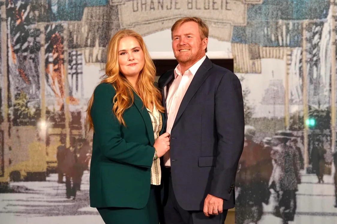 Prințesa Amalia alături de tatăl său, Regele Willem-Alexander al Țărilor de Jos