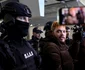 Mohamed Amra este escortat de polițiști ai serviciilor speciale la Aeroportul Otopeni, în Otopeni, Ilfov. FOTO Inquam Photos / Octav Ganea