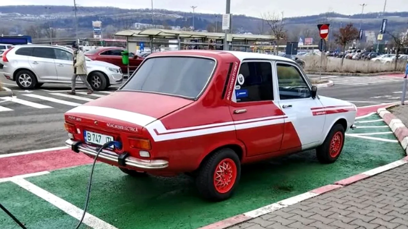 Maşina se încarcă în câteva ore. FOTO: Facebook/ Car spotting