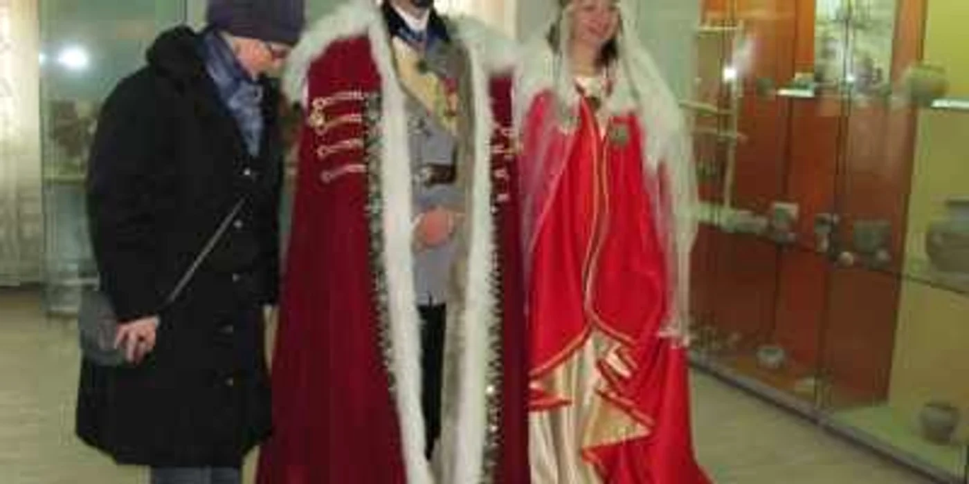 Regele Ferdinand I şi Regina Maria au asistat la ceremonia primirii soliilor