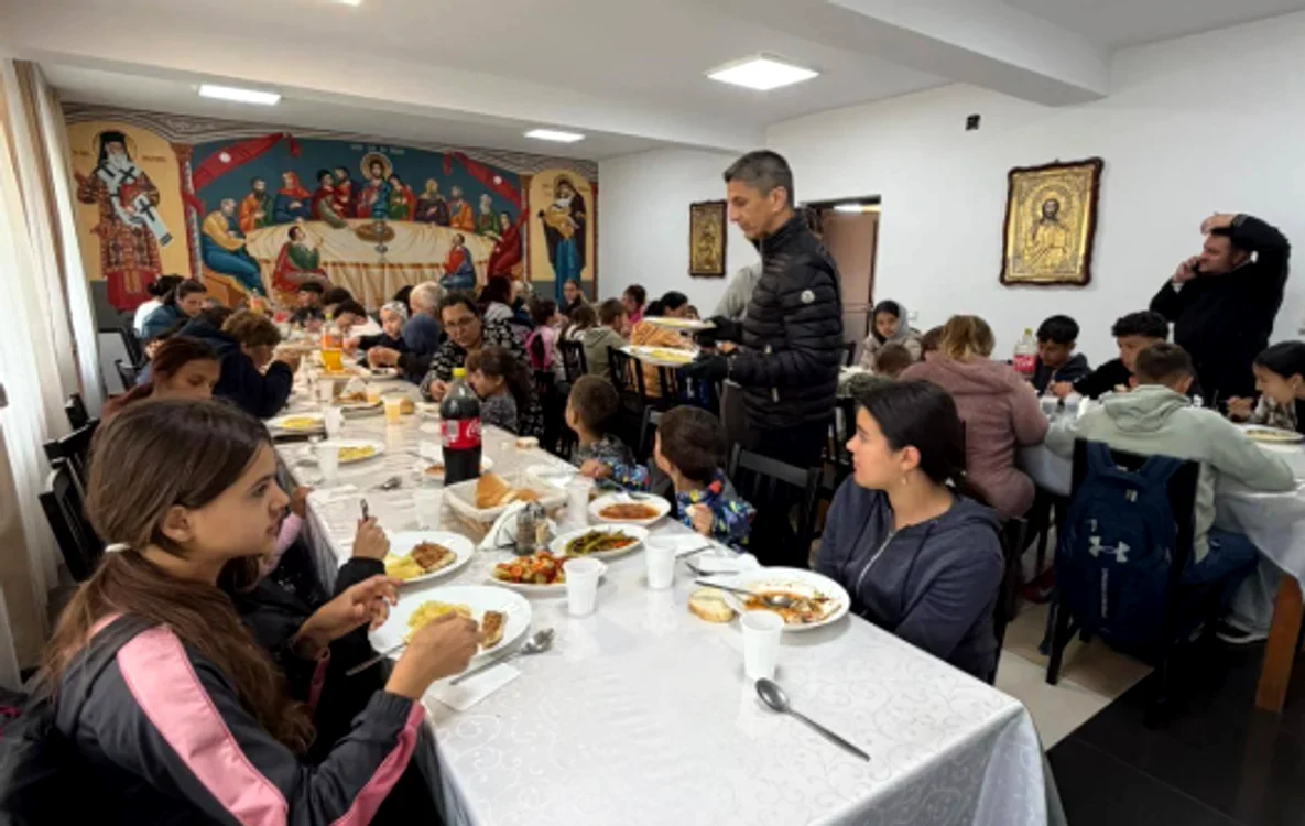 Pomana lui Mircea Lucescu de 40 de zile s-a desfășurat într-o cantină socială / FOTO: social media