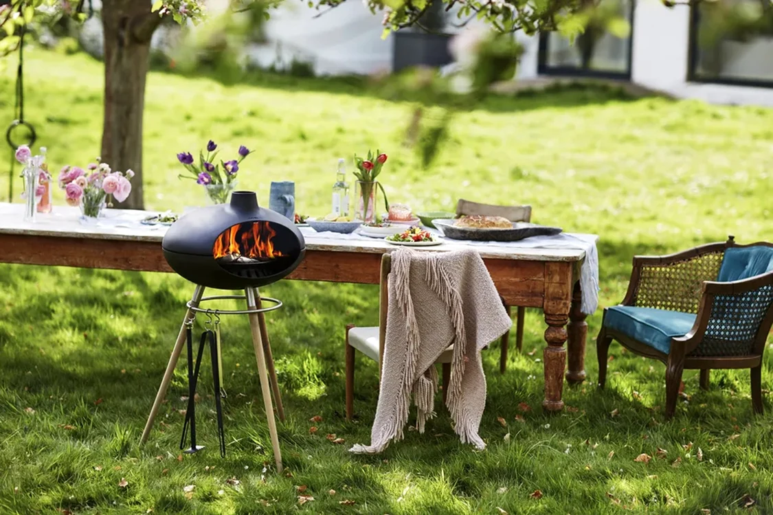 Grătar outdoor cu foc deschis Sursă Gardeningetc jpg