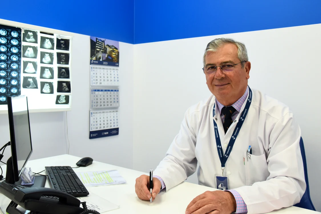 Conf. Dr. Marcian Manu, şeful Secţiei de Urologie de la Spitalul Clinic SANADOR