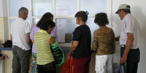 Pachetele cu ajutoare alimentare sunt distribuite gratuit, prin programul UE