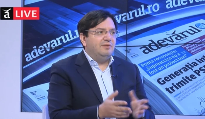Nicolae Bănicoiu îi linişteşte pe români: cardul de sănătate obligatoiu poate activat oricândFoto: adevarul.ro