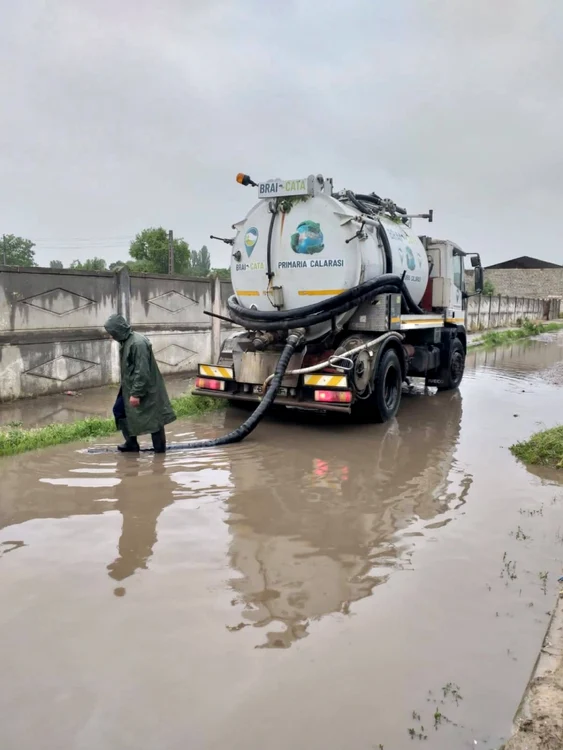 Străzile au devenit adevărate bălţi FOTO Facebook/PMC