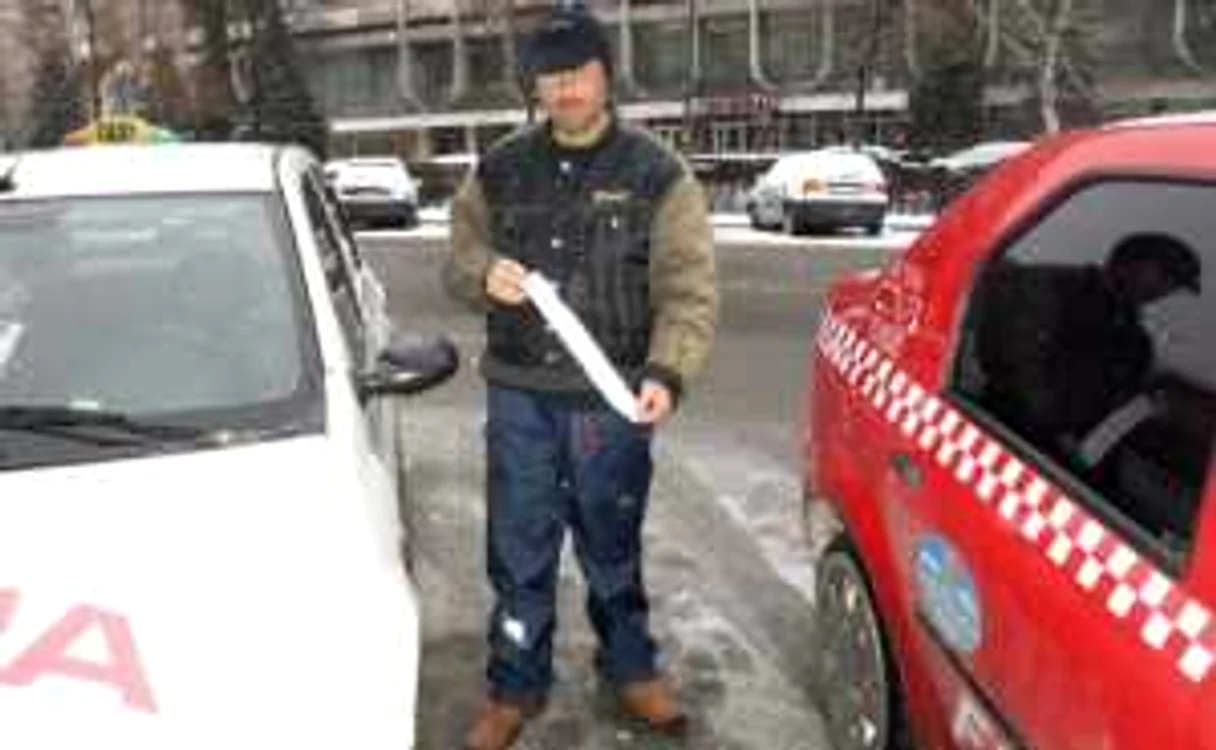 Zoltan Peterffi speră ca Anul Nou să îi aducă mai mulţi clienţi. D.Guţă