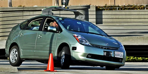 masina autonoma jpeg