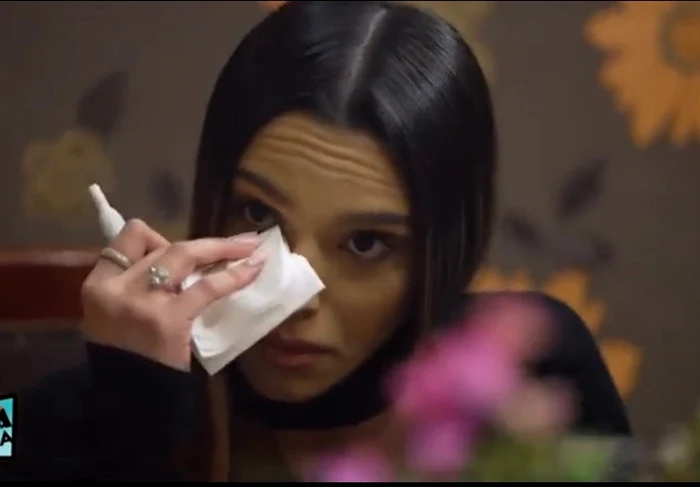 Karmen Minune, în lacrimi când a vorbit despre operația mamei ei Foto: Captură Video