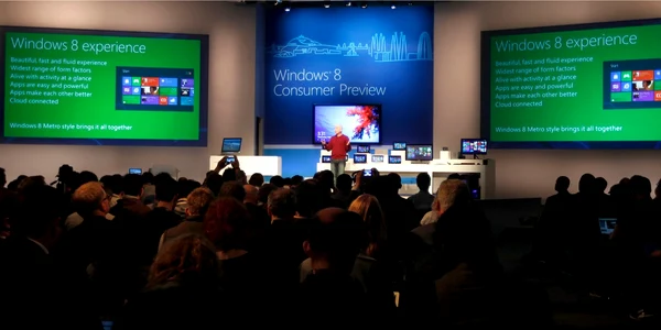 Windows 8 a fost lansat pentru teste de miercuri
