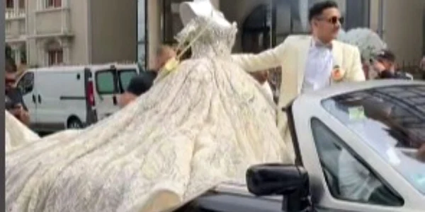 Nuntă cu mare fast la Buzescu, județul Teleorman. Foto: Captură video Facebook/ Dan Radu 