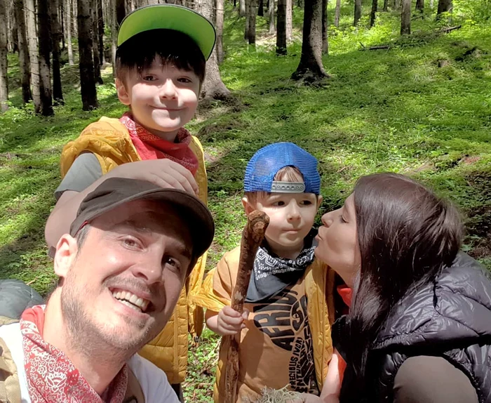 
    Șerban și Roxana vor avea și o fetițăfoto: Facebook  