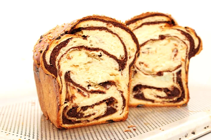 Așa arată cozonacii făcuți de Mihai Constandache, cu cremă de bezea