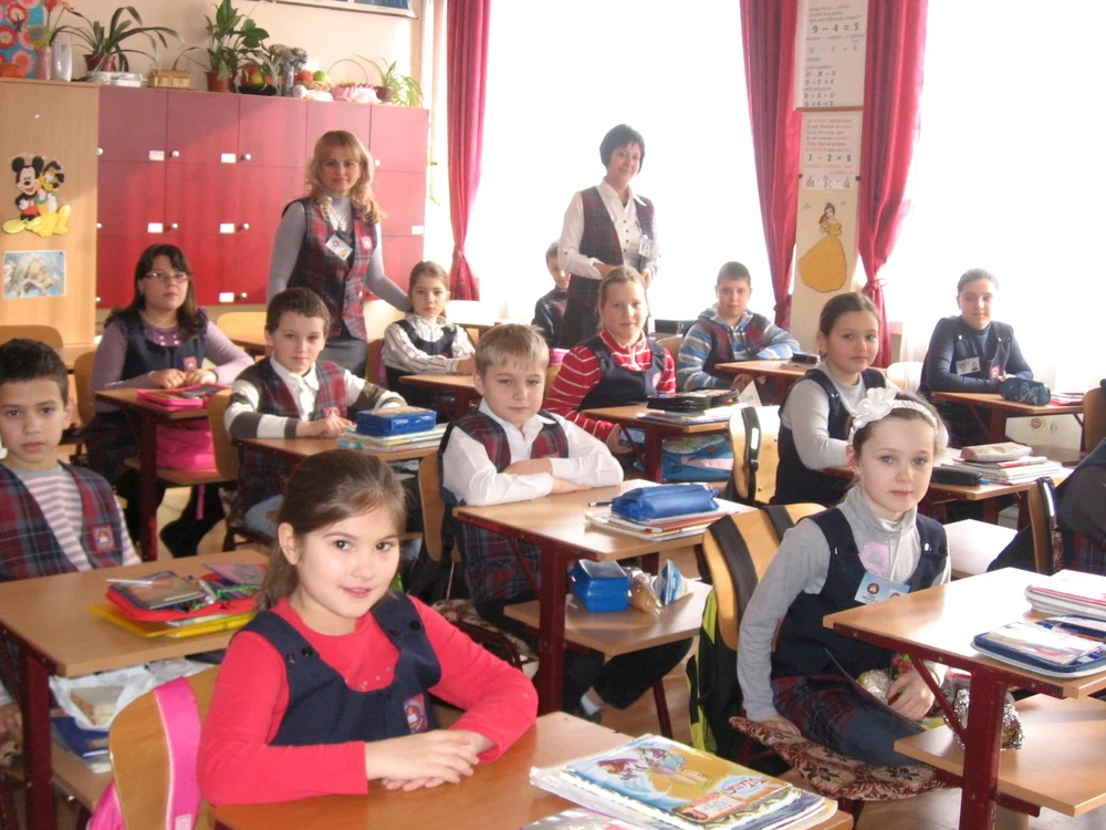 Profesorii primesc anul acesta banii pentru materiale didactice şi, în plus, pot să achite şi cursuri de formare profesioanală