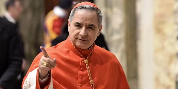 Giovanni Angelo Becciu cardinal foto X png