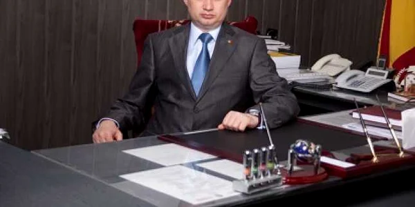 Vlad Filat i-a cerut ministrului Finanţelor, Veaceslav Negruţa să-l demită pe Nicolae Platon