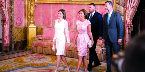 iohannis vizita madrid familia regala foto presidency.ro