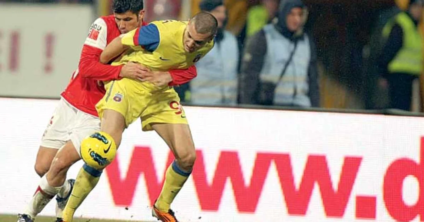 Stefan Nikolici (dreapta) a avut o evoluţie apreciată  