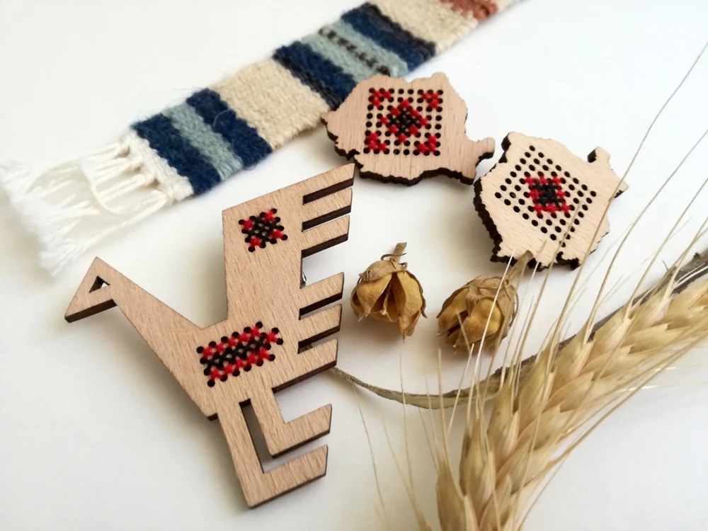 Atelier creativ de cusut pe lemn. „Cosânzeana”. FOTO: Facebook
