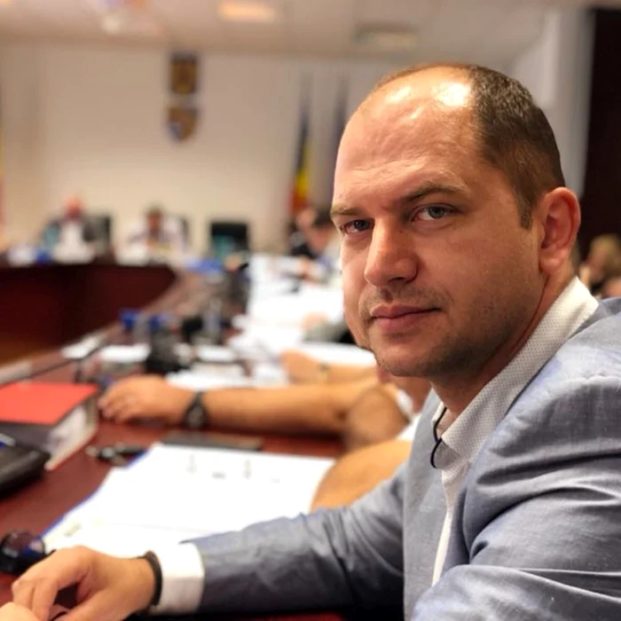 Avocatul Vladimir Mătuşan, care face parte din conducerea PSD Cluj, a trimis o factură de 25.000 de lei primarului PSD din comuna Baciu. FOTO: Arhiva personală